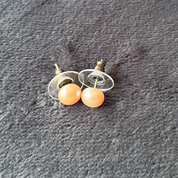 NWT Sri Lankan Pink Pearl Stud Earrings - Picture 4 of 5